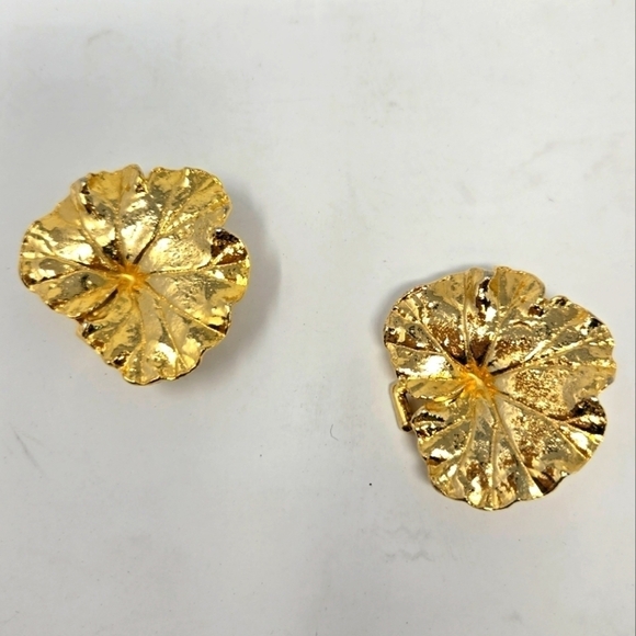 Mimi Di N Accessories - VINTAGE MIMI DI N TEXTURED GOLD TONE LEAF DOUBLE BELT BUCKLE